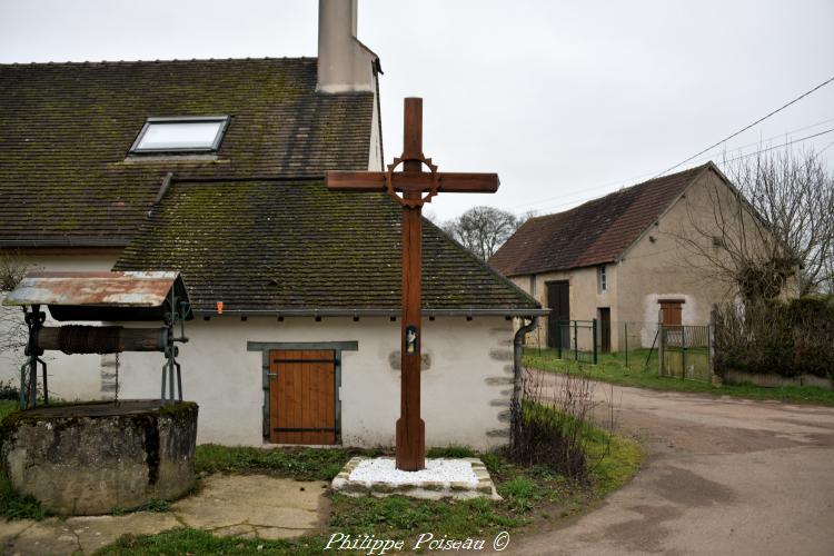 La croix de Chitry les Mines