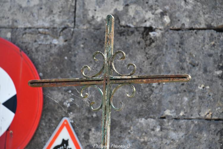 Une croix de carrefour de Clamecy
