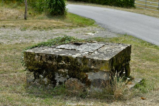 Vestige d'une croix