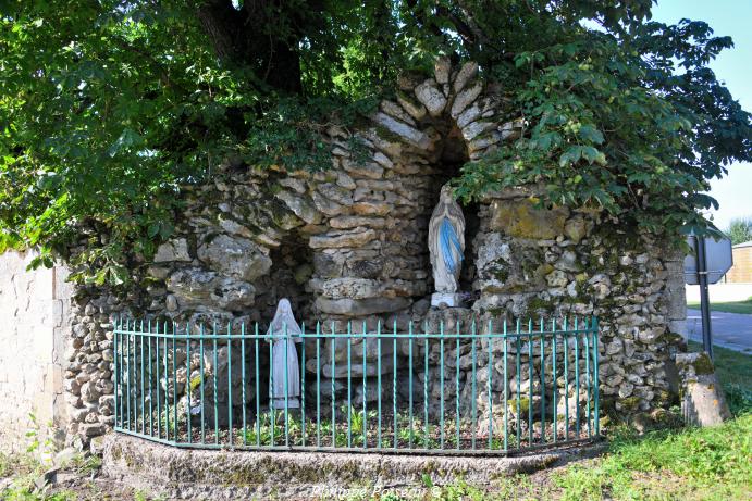 Grotte de la vierge à Brinon sur Beuvron