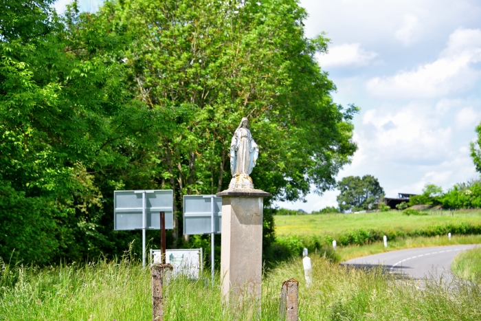 Vierge de Moulins Engilbert un patrimoine