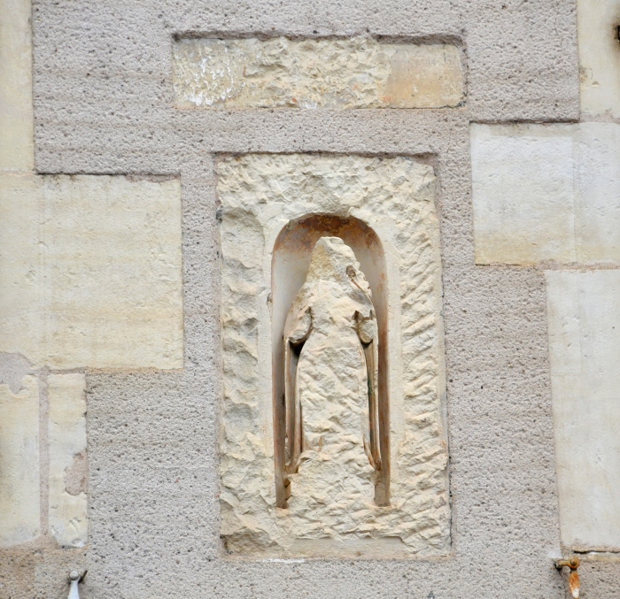 Vierge mutilée de Corbigny