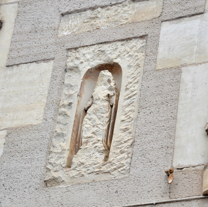Vierge mutilée de Corbigny