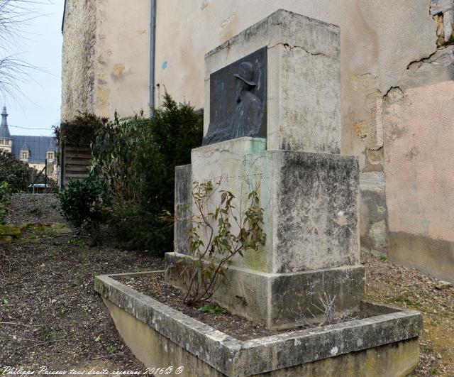 Stèle Achille Millien de Nevers Nièvre Passion
