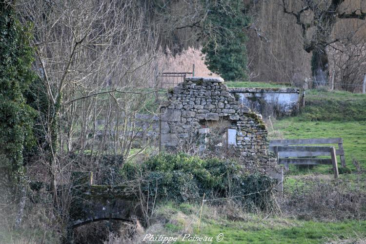 Le lavoir de l'abbaye de Bourras
