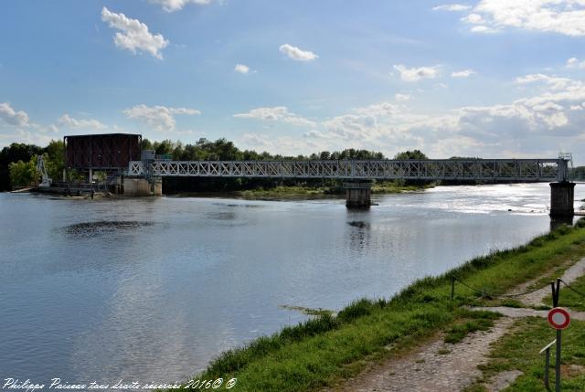 Le barrage de Decize Saint Léger des Vignes