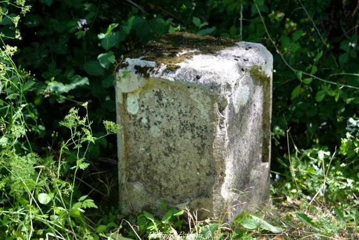 Bornes limite de département et Fluviale