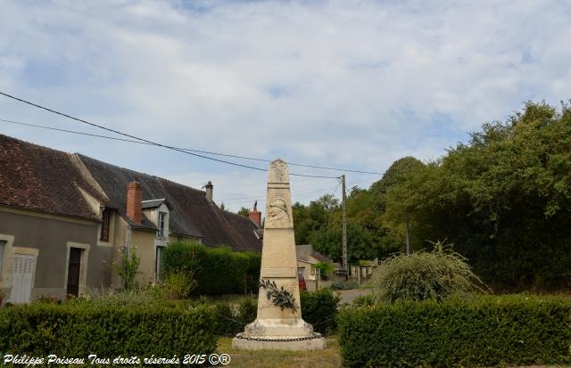 Monument aux Morts de Neuville-Bulcy
