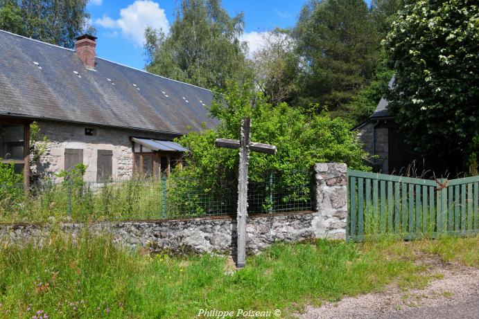 La croix du lieu dit "Le Grand Bazolles"
