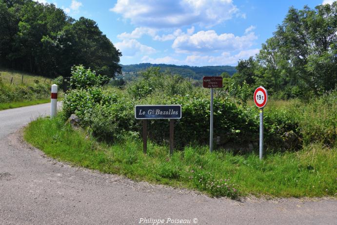 La croix du lieu dit "Le Grand Bazolles"