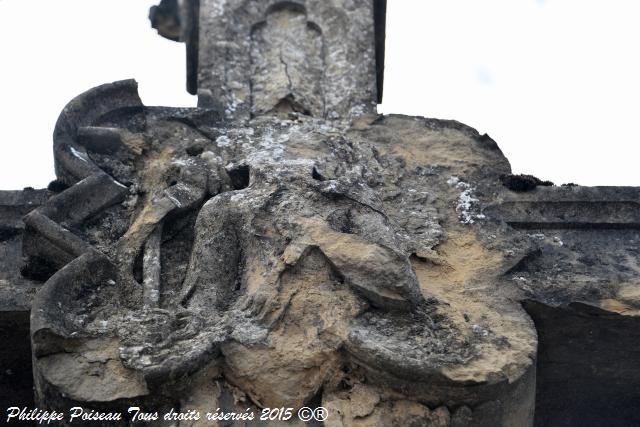 La Croix monumentale de Corbigny