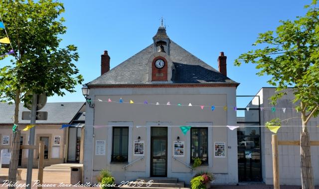 Mairie de Cercy la Tour un Hôtel de ville Nivernais