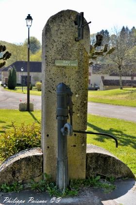 Fontaine de Cessy les Bois