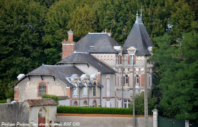 Château de Moulin l’Évêque un beau manoir de Saint-Père