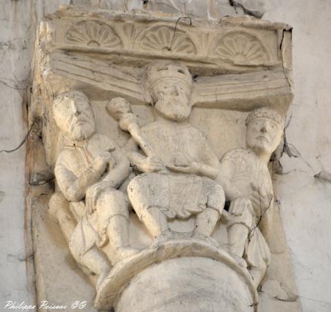 Chapiteaux de l'église de Saint Pierre