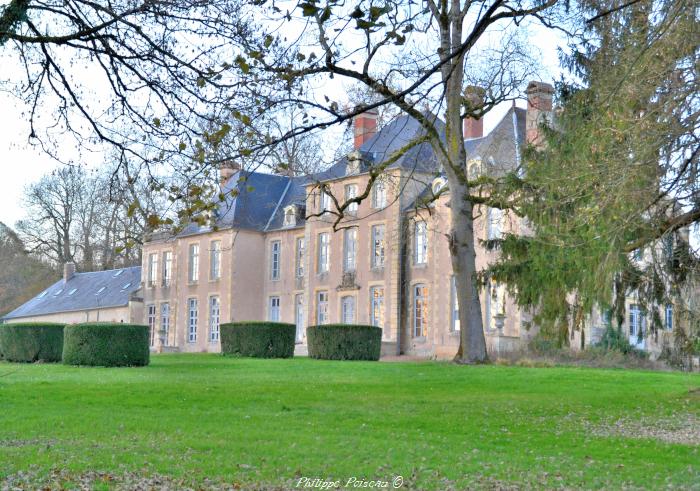 Château de Bizy un remarquable manoir de Parigny les Vaux
