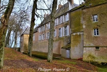 Le Château de Saint-Pierre-du-Mont un beau patrimoine