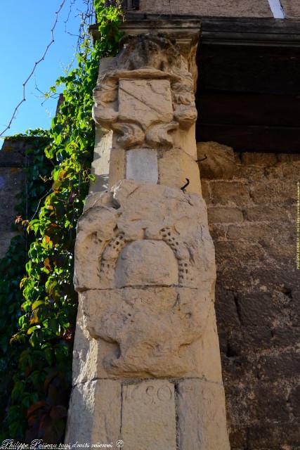 Blasons du Deffend du château de Prémery Nièvre Passion