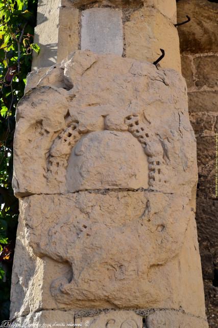 Blasons du Deffend du château de Prémery Nièvre Passion