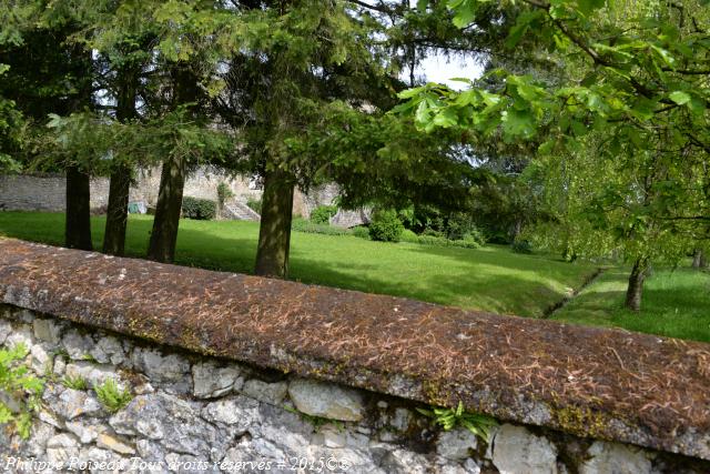 Château de Franay les Chanoines