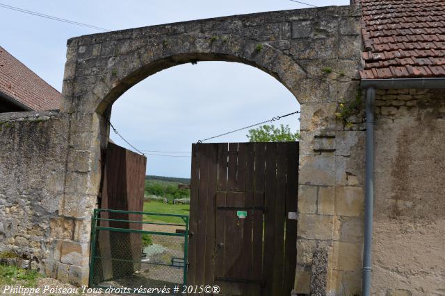 Château de Franay les Chanoines