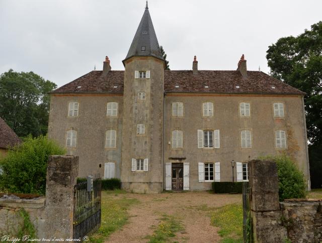 Le Château des Jalluerds un beau patrimoine d’Isenay