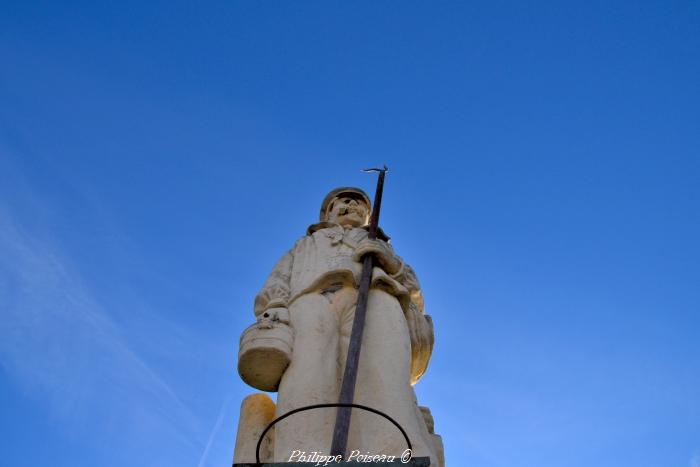 Statue aux Flotteurs de Clamecy un remarquable patrimoine
