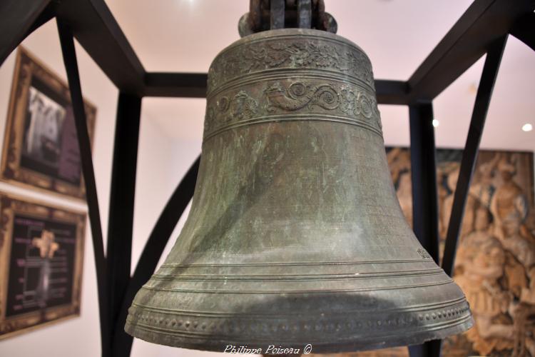 Cloche de la chapelle Saint-Lazare de Varzy