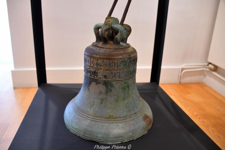 Cloche de la chapelle Saint-Lazare de Varzy