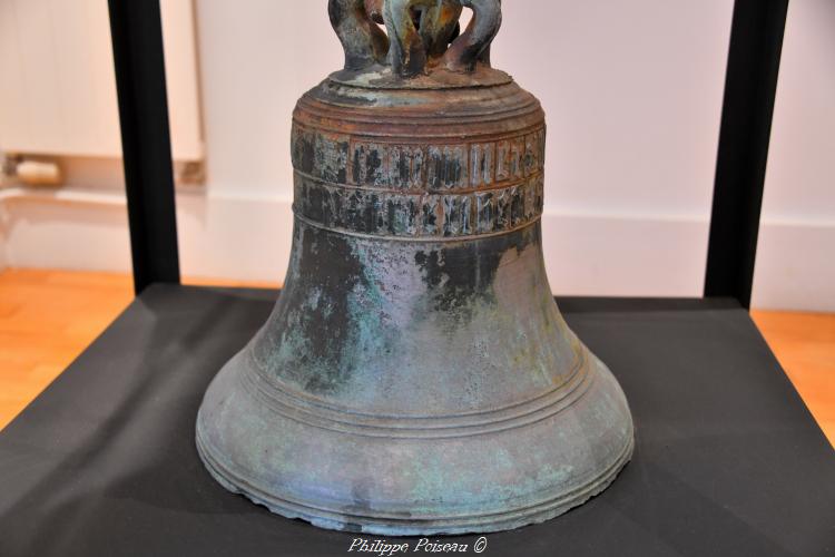 Cloche de la chapelle Saint-Lazare de Varzy