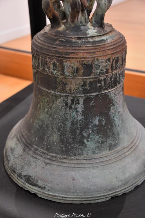 Cloche de la chapelle Saint-Lazare de Varzy