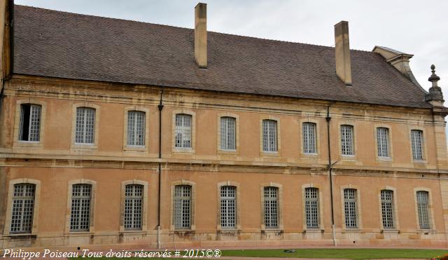 Grand cloitre de l'Abbaye de Cluny