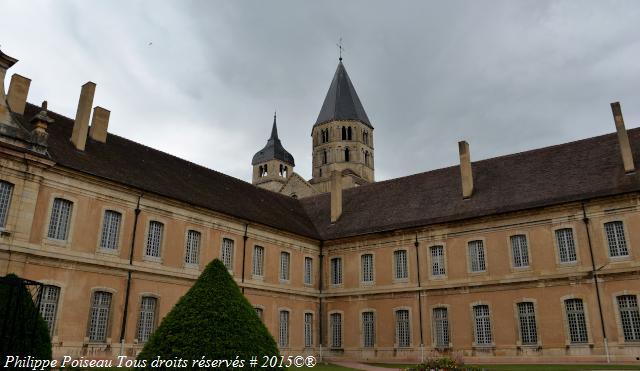 Grand cloitre de l'Abbaye de Cluny