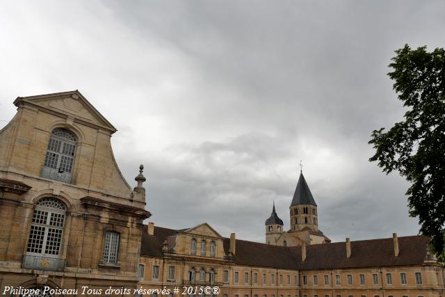 Grand cloitre de l'Abbaye de Cluny