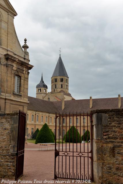 Grand cloitre de l'Abbaye de Cluny