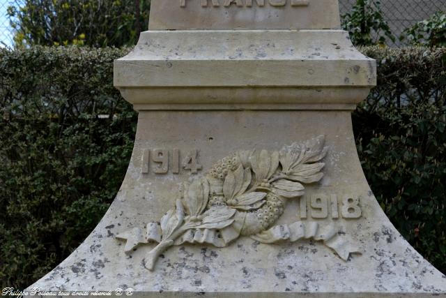 Le monument aux morts de Colmery Nièvre Passion