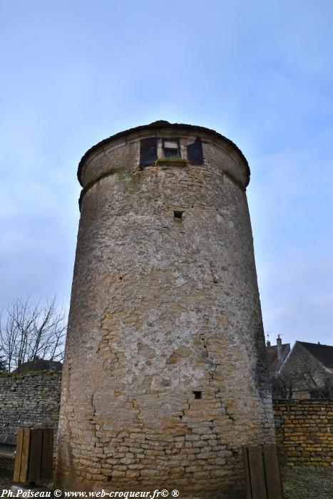 Tour d'enceinte de Trucy l'Orgueilleux