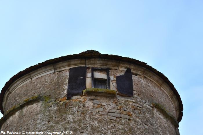 Tour d'enceinte de Trucy l'Orgueilleux