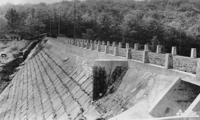 Construction du barrage de la Rangère