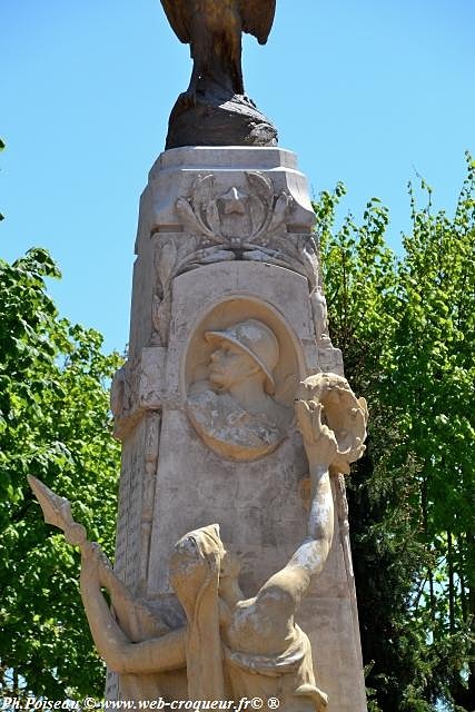 Monument aux Morts de Corbigny Nièvre Passion