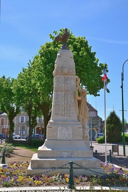 Monument aux Morts de Corbigny Nièvre Passion