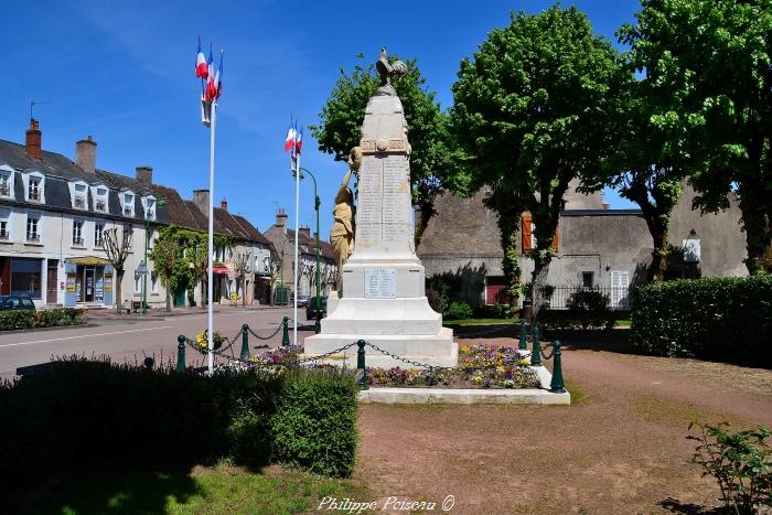 Monument aux Morts de Corbigny