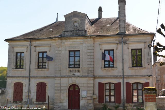 Mairie de Couloutre un beau patrimoine