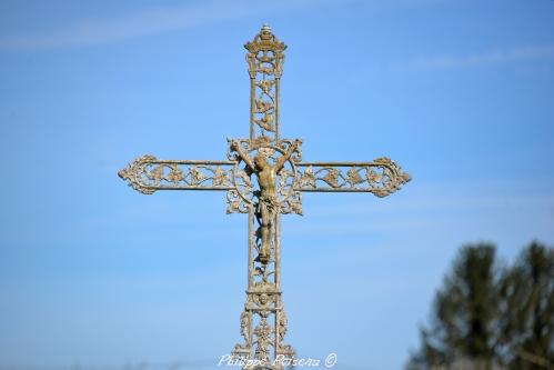 Crucifix du hameau La Croix Nièvre Passion
