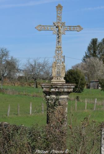 Crucifix du hameau La Croix Nièvre Passion