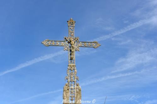 Crucifix du hameau La Croix Nièvre Passion