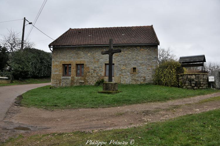 La croix monumentale de Les Bordes un patrimoine