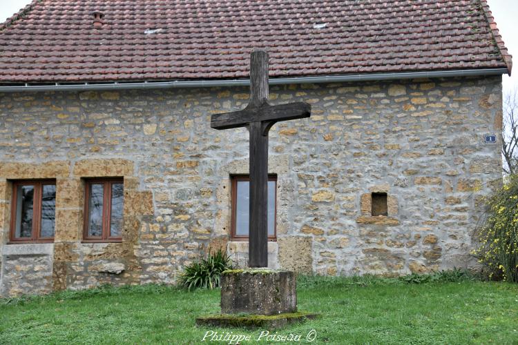 La croix monumentale de Les Bordes