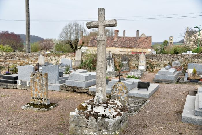 Croix du cimetière de Villiers