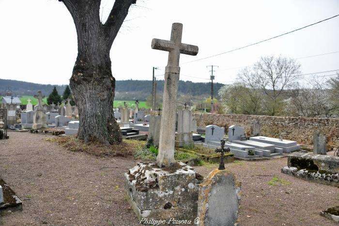 Croix du cimetière de Villiers